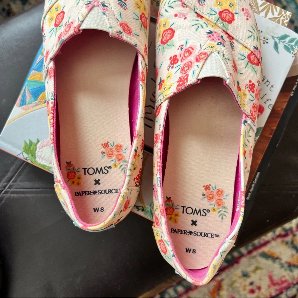 TOMS x Paper Source Colorful Floral Canvas Slip-Ons - Picture 3 of 6